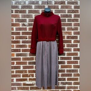 Vintage JC Penney Fashions 70s Burgundy black knit houndstooth long-sleeve dress